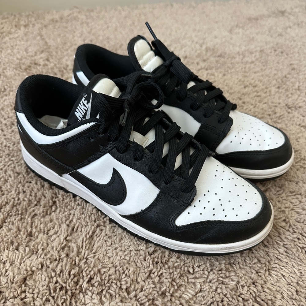 Nike Panda Dunks Sz. 9.5W